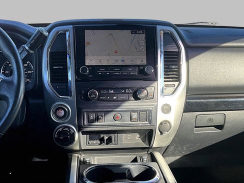 Used 2020 Nissan Titan SV w/ SV Convenience Package image 6