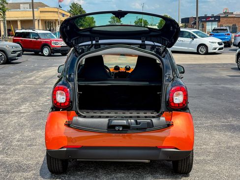 Used 2016 smart fortwo Coupe RWD image 22