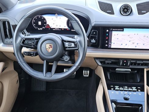 Certified 2025 Porsche Cayenne S image 25