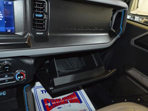 Used 2021 Ford Bronco Black Diamond image 22