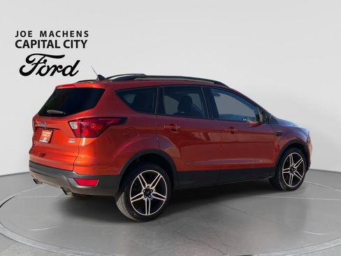 Used 2019 Ford Escape SEL AWD/4WD image 5