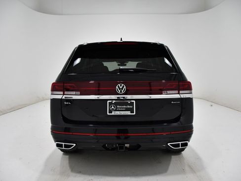 Used 2024 Volkswagen Atlas SEL Premium R-Line AWD/4WD image 4