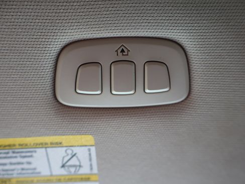 Used 2023 Ford Expedition XLT image 27