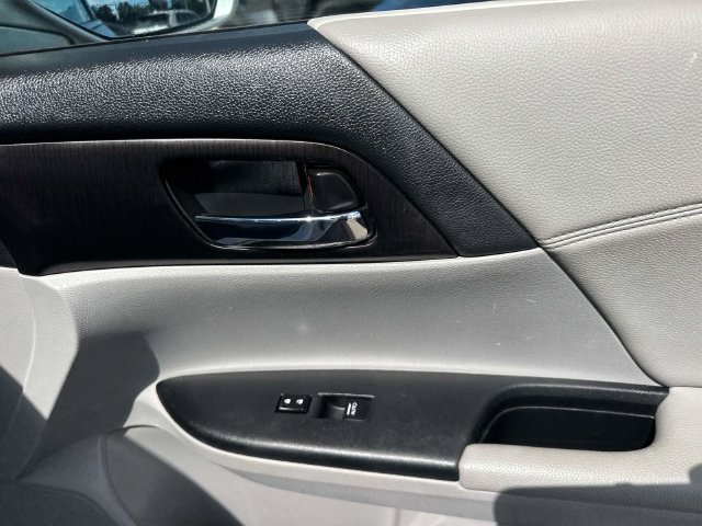 Used 2015 Honda Accord EX image 18