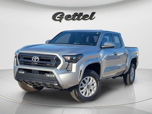 Certified 2025 Toyota Tacoma SR5 AWD/4WD image 1