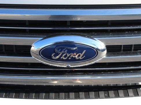 New 2026 Ford F350 Platinum w/ Platinum Plus Package AWD/4WD image 9