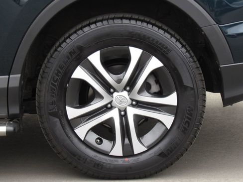 Certified 2018 Toyota RAV4 LE w/ All Weather Liner Package image 31