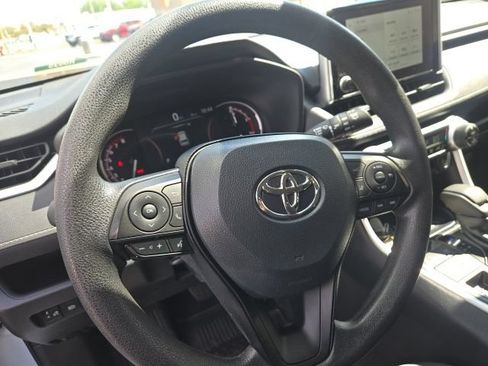 Used 2025 Toyota RAV4 XLE AWD/4WD image 21