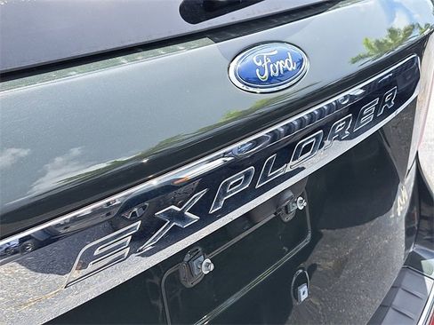 Used 2022 Ford Explorer King Ranch w/ Technology Package image 6