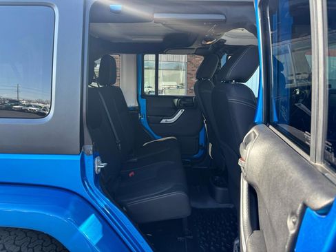 Used 2016 Jeep Wrangler Unlimited Sahara w/ Connectivity Group image 13