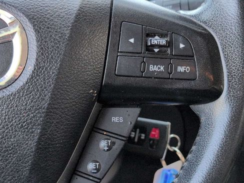 Used 2012 MAZDA MAZDA3 i Touring FWD image 23
