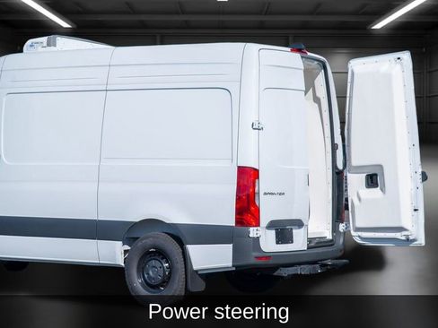 Used 2024 Mercedes-Benz Sprinter 144 Cargo image 21