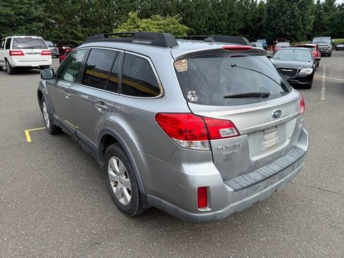 Used 2011 Subaru Outback 2.5i Limited AWD/4WD image 4