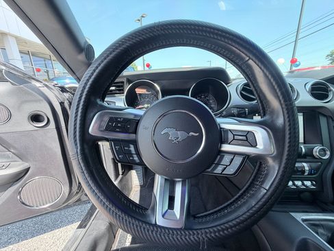 Used 2018 Ford Mustang GT Premium RWD image 11