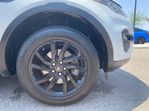 Used 2016 Land Rover Discovery Sport HSE AWD/4WD image 3
