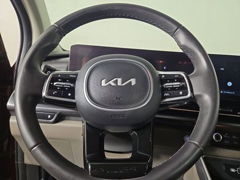 Certified 2025 Kia Carnival image 24