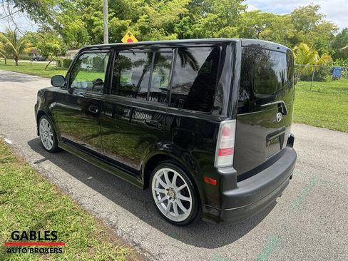Used 2005 Scion xB image 10