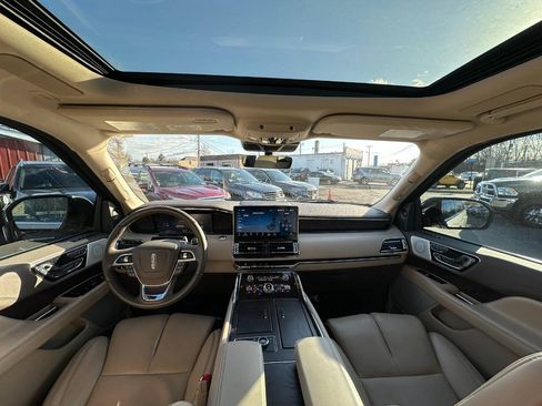 Used 2023 Lincoln Navigator Reserve AWD/4WD image 23