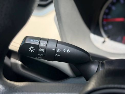 Used 2019 Toyota RAV4 XLE w/ Convenience Package FWD image 32