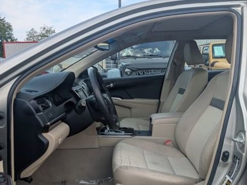 Used 2013 Toyota Camry XLE image 7