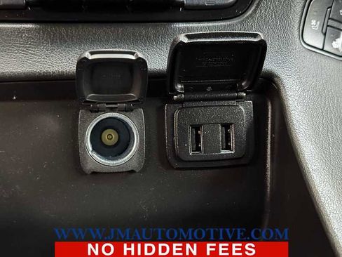 Used 2017 GMC Yukon XL SLT w/ Open Road Package image 36