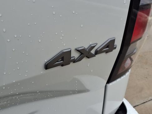 New 2026 Nissan Frontier SV w/ Tow Package image 10