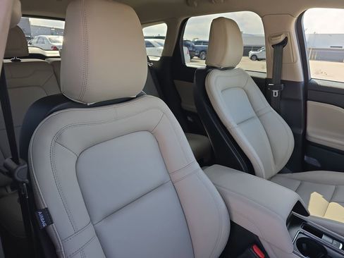 New 2026 Lincoln Corsair Premiere image 25