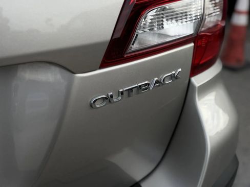 Used 2019 Subaru Outback 2.5i Limited AWD/4WD image 27