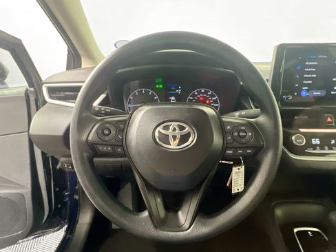 Used 2025 Toyota Corolla LE FWD image 16