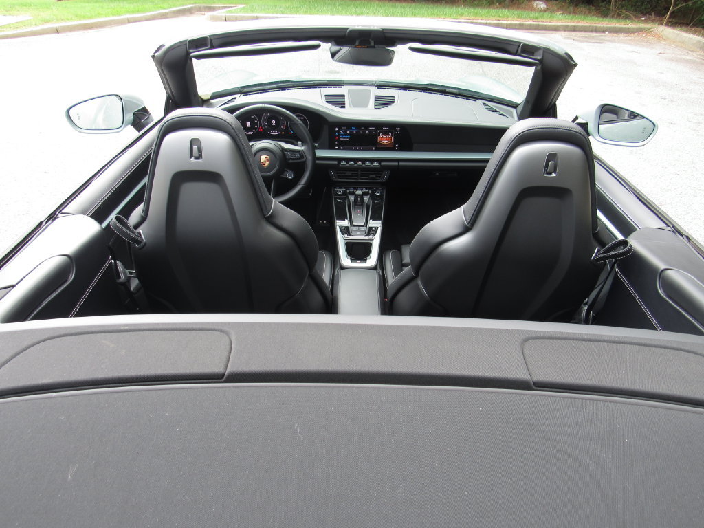 Certified 2025 Porsche 911 Carrera RWD image 7