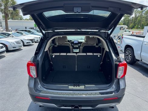 Used 2021 Ford Explorer Limited w/ Equipment Group 301A RWD image 23