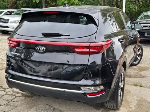 Used 2020 Kia Sportage LX image 4