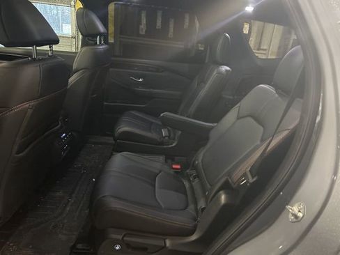 Used 2025 Honda Pilot TrailSport image 26