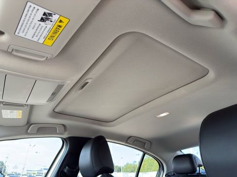 Used 2023 MAZDA MAZDA3 s image 12