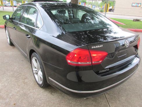 Used 2014 Volkswagen Passat TDI SEL Premium FWD image 6