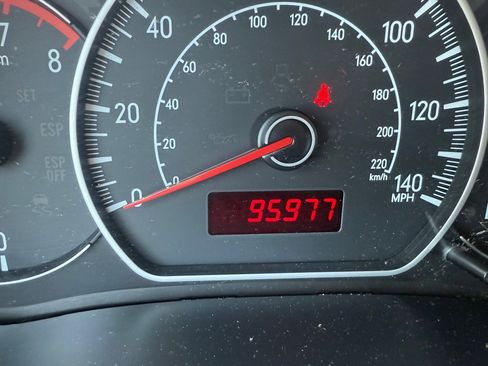 Used 2007 Suzuki SX4 AWD Hatchback image 13