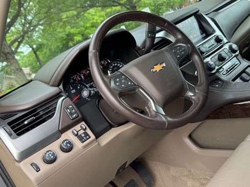 Used 2020 Chevrolet Suburban LT AWD/4WD image 12