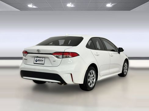Used 2020 Toyota Corolla LE FWD image 9