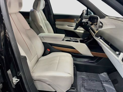 Used 2026 Cadillac Vistiq Luxury AWD/4WD image 29