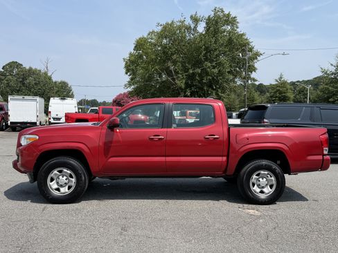 Used 2017 Toyota Tacoma SR w/ SR Convenience Package RWD image 10