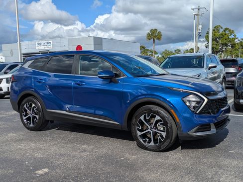 Certified 2023 Kia Sportage EX image 2