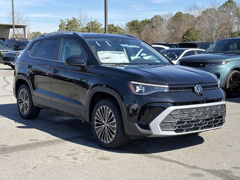 New 2026 Volkswagen Taos SE FWD image 7