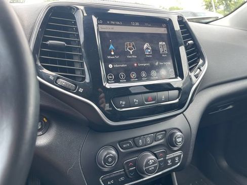 Used 2019 Jeep Cherokee Limited w/ Technology Group AWD/4WD image 19