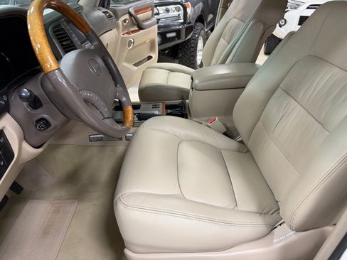 Used 2004 Lexus LX 470 image 15