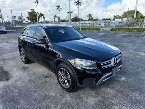 Used 2017 Mercedes-Benz GLC 300 image 2