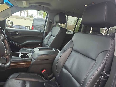 Used 2019 Chevrolet Suburban LT w/ Luxury Package image 35