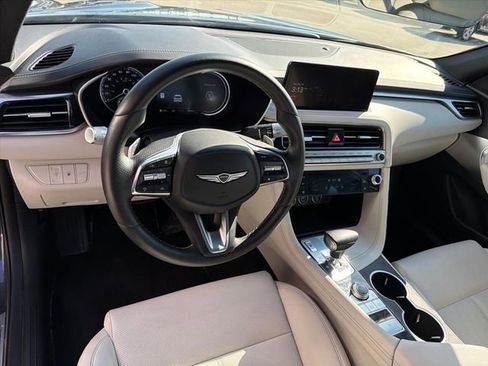 Used 2025 Genesis G70 2.5T image 6