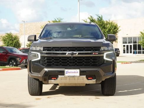 Used 2021 Chevrolet Suburban Z71 w/ Luxury Package AWD/4WD image 2