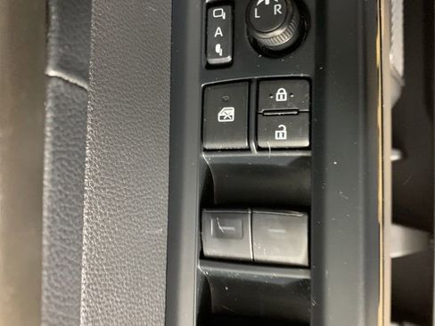 Used 2025 Toyota Tundra Limited w/ Power Package AWD/4WD image 16
