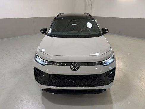 New 2026 Volkswagen Tiguan SE R-Line AWD/4WD image 3
